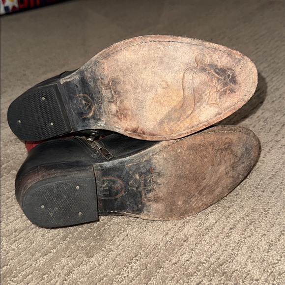 These boots were made for walkin’!  Sweet Ash ankle cowboy boots. Size 37 or 7 - Picture 6 of 8